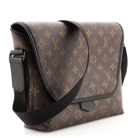 louis vuitton shoulder bag magnet